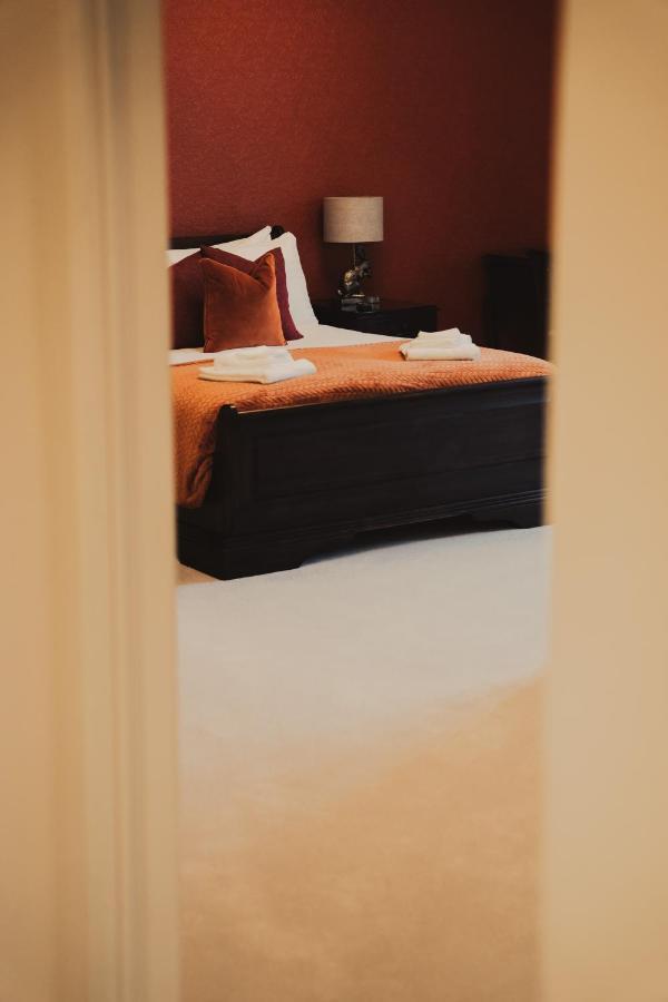 The Swan Hotel Newport  Esterno foto